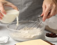 Pode substituir leite integral por desnatado nas receitas? Entenda o que muda no resultado final