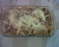 Penne com atum e alcaparras