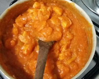 Camarão ao molho de abóbora e leite de coco