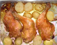 Frango assado no limão com batatas