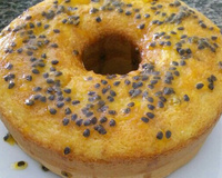 Bolo de maracujá com calda: confira a receita do TudoGostoso