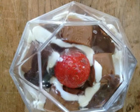 Sorvete cremoso de abacaxi