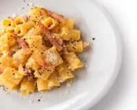 Eu aprendi o segredo do macarrão a carbonara perfeito e nunca mais usei creme de leite