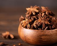 Nem cravo, nem canela: essa é a especiaria medicinal que vai dar sabor aos pratos e melhorar a sua saúde