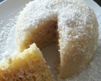 Bolo de leite de coco de caneca