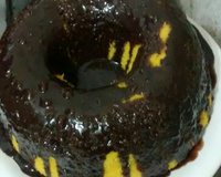 Bolo de cenoura com calda de chocolate de microondas