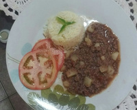 Carne moída com batata
