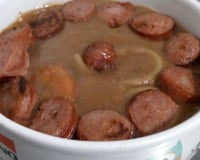 Sopa de feijão com macarrão e legumes