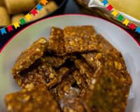 Pé de moleque cremoso e vegano tem um sabor especial que todo mundo vai poder curtir no arraiá