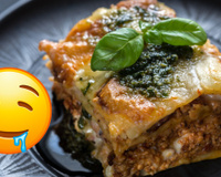 A combinação de lasanha com o molho de manjericão é simplesmente a melhor coisa do mundo; veja como fazer!