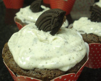 Cupcake de negresco com geleia