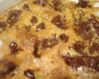 Torta de banana com pedaços de chocolate