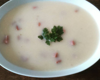 Sopa de batata simples com calabresa