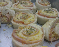 Pãezinhos de presunto e queijo