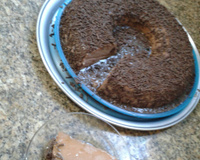 Bolo com pudim de chocolate