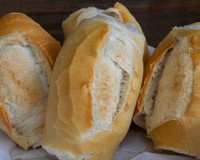 Dicas PRÁTICAS e FÁCEIS para o pão francês amanhecido ficar fresquinho igual feito na hora