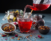 Como preparar chá: aprenda a técnica perfeita com esses acessórios