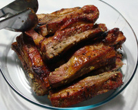 Costelinha de porco assada com mel e limão