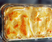 Filé de frango com molho de damasco, mel, maçã e mostarda