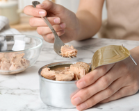 Pesquisadores descobrem como reduzir os níveis de mercúrio no atum enlatado usando um método simples