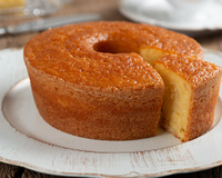 Bolo de laranja cremoso perfeito para o café da manhã ou lanche da tarde