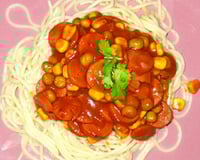 O suculento macarrão com salsicha