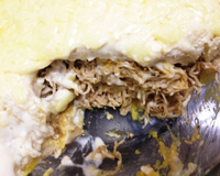 Torta assada de pão de fôrma recheada com creme de milho e frango