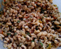 Salada de feijão fradinho com atum