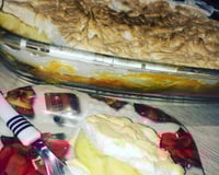 Chico balanceado com banana