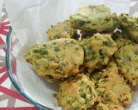 Bolinho econômico de talo de espinafre com fubá