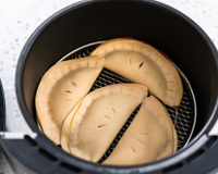 Não fritei mais pastel depois que aprendi a fazer essa receita assada na airfryer