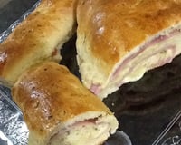 Pão recheado com presunto