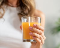 A bebida de café da manhã que nutre a pele de dentro para fora: receita que aprendi com uma nutricionista é um ritual de colágeno