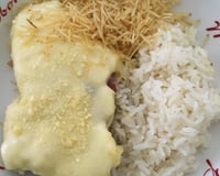 Escondidinho de carne de sol com batata e creme com requeijão.