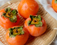 Caqui: 3 receitas criativas com a fruta que fica mais barata no mês de maio