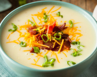 Nesse frio, essa sopa de cebola do estilo Outback vai fazer sucesso no jantar da sua família!