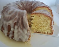 Bolo de laranja com cobertura