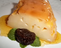 Pudim de leite com coco