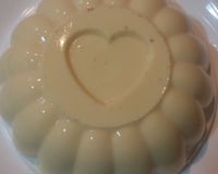 Pudim de pêssego em calda