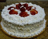 Bolo merengue de morango