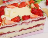 Pavê de nata com morango pronto em menos de 10 minutos: sobremesa perfeita para o Natal e festas de fim de ano