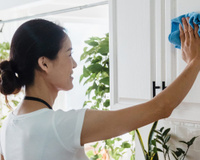 Como manter os armários da cozinha limpos usando poucos produtos