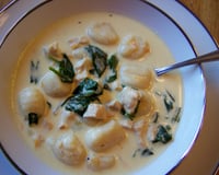 Sopa de frango com nhoque