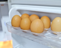 Posso guardar ovos na porta da geladeira? Os erros mais comuns ao armazenar ovos