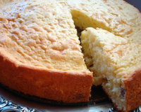 Bolo 150 (feito com requeijão e amêndoas)