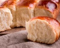 Pão de água SEM OVOS tão fácil que até os iniciantes na cozinha conseguem fazer: receita é rápida e econômica, mas siga essas dicas para ele ficar fofinho
