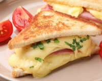 Nem muçarela, nem parmesão: TudoGostoso mostra os 3 queijos que especialistas recomendam para inovar no lanche