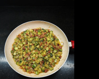 Abobrinha refogada com bacon