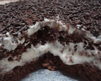 Bolo de chocolate com recheio de Leite Ninho