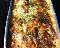 Lasanha de queijo e presunto ao molho branco